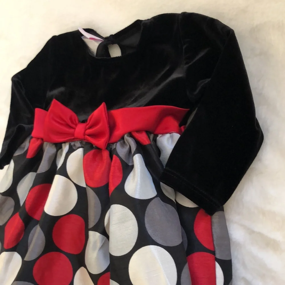 Jessica Ann satin and velour dress size 3-6m - Picture 2 of 3